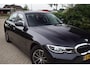 BMW 3-Serie 320i Business Edition Autom Navi Clima Apple Carplay LED Koplampen Cruise 2X PDC LMV Trekhaak ENZ NL Auto.