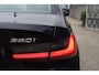 BMW 3-Serie 320i Business Edition Autom Navi Clima Apple Carplay LED Koplampen Cruise 2X PDC LMV Trekhaak ENZ NL Auto.