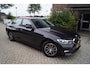 BMW 3-Serie 320i Business Edition Autom Navi Clima Apple Carplay LED Koplampen Cruise 2X PDC LMV Trekhaak ENZ NL Auto.