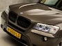 BMW X3 xDrive28i High Executive 259Pk Automaat (PANORAMADAK, 6 CILINDER, NAVIGATIE, CLIMATE, GETINT GLAS, LEDEREN SPORTSTOELEN, CRUISE, XENON, BLUETOOTH, NIEUWSTAAT)