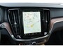 Volvo V60 2.0 T8 Plug-in hybrid AWD Plus Dark | Google | Long Range | Stoelventilatie | Schuif-/Kanteldak | Head-up Display | Getint Glas | Elek. Stoelen | Stoel-/Stuurverwarming | Harman Kardon Audio | Keyless Entry | Dodehoekdetectie | Elek. Achterklep | Zitverlenging | Memory | 18" LM