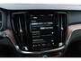 Volvo V60 2.0 T8 Plug-in hybrid AWD Plus Dark | Google | Long Range | Stoelventilatie | Schuif-/Kanteldak | Head-up Display | Getint Glas | Elek. Stoelen | Stoel-/Stuurverwarming | Harman Kardon Audio | Keyless Entry | Dodehoekdetectie | Elek. Achterklep | Zitverlenging | Memory | 18" LM
