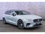 Volvo V60 2.0 T8 Plug-in hybrid AWD Plus Dark | Google | Long Range | Stoelventilatie | Schuif-/Kanteldak | Head-up Display | Getint Glas | Elek. Stoelen | Stoel-/Stuurverwarming | Harman Kardon Audio | Keyless Entry | Dodehoekdetectie | Elek. Achterklep | Zitverlenging | Memory | 18" LM
