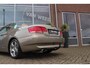 BMW 3-Serie Cabrio 320i E93 Executive | 170 pk | Leer | Xenon | 17 inch | Sportstuur | Trekhaak | Climate control | Stoelverwarming | 6-bak | PDC | Aux | ➡️
