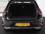 Volkswagen Golf 1.4 eHybrid Style | Stoelverwarming | Massage | Carplay | Sfeerverlichting | Navigatie | Memory | Adaptive cruise | Full LED | Parkeerhulp | Getint glas | PHEV | Plug In