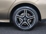 Mercedes-Benz CLA 250e AMG Night | Stoelverwarming | Carplay | Camera | Widescreen | Sfeerverlichting | Leder/Alcantara | Navigatie | Park Assist | Origineel Zwart | PHEV | Plug In