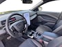 Ford Mustang Mach-E Extended Premium RWD 88 kWh | Uit Voorraad Leverbaar | Prijs Inclusief 1000 Euro Ford Voordeel | 600km WLTP Rijbereik | 19" Lichtmetalen Velgen | Elektrisch Bedienbare Achterklep met Sensor Besturing