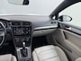Volkswagen E-Golf Leer Warmtepomp LED+ Apple Carplay Android Navi Adaptieve-Cr. Digit.Dashb. PDC-v+a DAB 17" Ecc Led Premium Audio High-End- Dynaudio Zwarte-Hemel Lmv Privacy Glas Spiegel Pakket Virtual Cockpit Leder Pakket Stoelverwarming Origineel Nederlandse Auto Dealeronderhouden € 48.000 Nieuw!