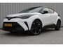 Toyota C-HR 1.8 Hybrid GR-Sport 2-Tone | Incl. 12 maanden garantie | Apple Carplay | Sport zetels | Stoelverwarming | JBL audio | Achteruitrijcamera | Adaptieve cruise control | Dodehoekdetectie | Parkeerhulp |
