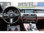 BMW 5-Serie Touring 520d High Executive 2e EIG_LED_PANO_GR-NAVI_19-INCH.