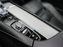 Volvo XC90 T8 Twin Engine AWD Inscription 7 Persoons Plug In Hybrid Dealer O.H PHEV | Panodak | Adaptive Cruise | Luxe Lederen Comfortzetels Massage & Ventilatie | Head Up | 360 Camera | Harman Kardon | Blis | Apple Carplay | Navigatie |