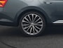Skoda Superb Combi 1.4 TSI iV Laurin & Klement Plug In Hybrid 218pk Dealer O.H PHEV | Panodak | Trekhaak af Fabriek | Adaptive Cruise | Lederen Sportstoelen Memory & Venilatie | Camera | Crystal LED | 19"L.M | Virtual | Navigatie |
