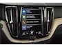 Volvo XC60 Recharge T8 AWD Inscription | Luchtvering | Panoramadak | 360º Camera | Stoel + Stuur Verwarmd | Pilot-Assist |