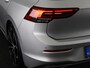 Volkswagen Golf 1.5 eTSI Style Navigatie | Parkeersensoren | Adaptieve cruise control | Camera | 19 inch |