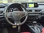 Lexus UX 250h F Sport Line | Trekhaak, Head up display, Parkeersensoren, 18 inch, Elektrische bedienbare stoel, Stoel + Stuurverwarming