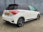 Toyota Yaris 1.5 Hybrid 100pk Automaat Dynamic Bi-Tone | Carplay | Stoelverwarming | Parkeercamera | Winterbandenset | Licht/regensensor | Keyless Entry | Cruise |
