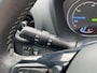 Toyota Yaris 1.5 Hybrid 100pk Automaat Dynamic Bi-Tone | Carplay | Stoelverwarming | Parkeercamera | Winterbandenset | Licht/regensensor | Keyless Entry | Cruise |