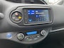 Toyota Yaris 1.5 Hybrid 100pk Automaat Dynamic Bi-Tone | Carplay | Stoelverwarming | Parkeercamera | Winterbandenset | Licht/regensensor | Keyless Entry | Cruise |