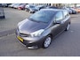 Toyota Yaris 1.3 16v VVT-i 99pk 5D Aspiration AIRCO Parkeer Camera