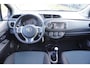 Toyota Yaris 1.3 16v VVT-i 99pk 5D Aspiration AIRCO Parkeer Camera