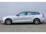 Volvo V60 T6 Plug-in hybrid AWD Plus Dark | Semi Elektrische Trekhaak | Stoel- en Stuurverwarming | Premium audio by Harman Kardon | Elektrisch Verstelbare Voorstoelen met Geheugen | 360° Camera | Adaptive Cruise Control | Pilot Assist