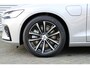 Volvo V60 T6 Plug-in hybrid AWD Plus Dark | Semi Elektrische Trekhaak | Stoel- en Stuurverwarming | Premium audio by Harman Kardon | Elektrisch Verstelbare Voorstoelen met Geheugen | 360° Camera | Adaptive Cruise Control | Pilot Assist