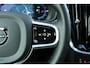 Volvo V60 T6 Plug-in hybrid AWD Plus Dark | Trekhaak | Harman Kardon Premium Sound | Semi Elektrische Trekhaak | Elektrisch Verstelbare Voorstoelen met Geheugen | Stoel- en Stuurverwarming | 360° Camera | Adaptive Cruise Control | Pilot Assist