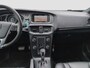 Volvo V40 2.0 T4 190 pk R-Design | Panoramadak | Trekhaak | Stoelverwarming | Navigatie