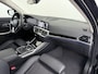 BMW 3-Serie 320i 2.0T 184pk AUT-8 Navi-Pro Apple Carplay Android Bordherk. Sport Line Shadow-Line Sportstoel+ 1/2 Leer PDC-a+v Teleservice Dual-ECC Business Edition HiFi+9speakers Drive-Assist LED Connected-Services LED Live Cockpit Pro Active guard DAB WiFi 1600kg trekvermogen