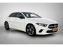 Mercedes-Benz A-klasse 180 Business Solution AMG (PANORAMADAK, SFEERVERLICHTING, STOELVERWARMING, GOED ONDERHOUDEN)