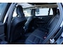 Volvo V60 Cross Country B5 AWD AUT8 250PK Pro Standkachel, Stoelverwarming voor, Stuurwielverwarming, Elektrisch bedienbare voorstoelen met geheugen, Elektrisch bedienbaar glazen panoramisch schuif-/kanteldak, Harman Kardon audio, Draadloos opladen telefoon, 20" Lichtmetalen velgen