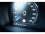 Volvo V60 Cross Country B5 AWD AUT8 250PK Pro Standkachel, Stoelverwarming voor, Stuurwielverwarming, Elektrisch bedienbare voorstoelen met geheugen, Elektrisch bedienbaar glazen panoramisch schuif-/kanteldak, Harman Kardon audio, Draadloos opladen telefoon, 20" Lichtmetalen velgen