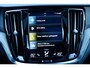 Volvo V60 Cross Country B5 AWD AUT8 250PK Pro Standkachel, Stoelverwarming voor, Stuurwielverwarming, Elektrisch bedienbare voorstoelen met geheugen, Elektrisch bedienbaar glazen panoramisch schuif-/kanteldak, Harman Kardon audio, Draadloos opladen telefoon, 20" Lichtmetalen velgen