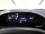 Peugeot 2008 SUV Allure 100pk | Navigatie | Achteruitrijcamera | Climate Control | Cruise Control | Parkeersensoren v+a | Draadloze Apple Carplay / Android Auto | Digitaal instrumentenpaneel | Armsteun | Elektrisch inklapbare spiegels | DAB+ radio | Led koplampen | Donker getint glas | 17" lichtmetalen velgen |