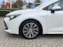 Toyota Corolla Touring Sports 1.8 Hybrid Business Plus Navigatie* Carplay Camera  Keyless Led Stoelverwarming  ACC Dab 17 Inch Velgen Getint Glas NL Auto Wit Metallic