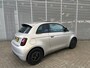 Fiat 500e Giorgio Armani Edition 42 kWh | Stoelverwarming | Panoramadak | 17 inch lichtmetalen velgen | Adaptive cruise control | Connected services |