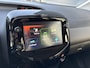 Peugeot 108 1.0 e-VTi 72pk 5D Allure | Apple Carplay/Android Auto | Parkeercamera | Climate control | Lichtmetalen velgen |