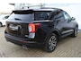 Ford Explorer 3.0 V6 EcoBoost PHEV ST-Line 457PK | Incl. 12 maanden Garantie | Trekhaak | Panoramadak | 360* Camera | Memory Stoelen | Stoel/Stuur Verwarming | Stoel Ventilatie | Adaptive cruise controle | Parkeersensoren v/a | Navigatie | Massage Stoelen | Achterbank verwarmd | Draadloze telefoonlader | Sfeerverlichting | Keyless start | Zwarte Hemel | 20 Inch LMV | Dodehoeksensoren | Elektrische kofferklep |