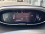 Peugeot 5008 1.2 PureTech 130pk 7-zits Allure Automaat | Led | Leder | Camera | Climate | Keyless | Navigatie | 18" Lichtmetaal | Cruisecontrol | Digitale Cockpit | Parkeer Assistent | Dodenhoeksensoren | 1e Eigenaar