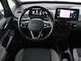 Volkswagen ID.3 Business 58 kWh | Stoel & stuurverwarming | Camera | Carplay | Sfeerverlichting | Adaptive cruise | Navigatie | Matrix LED | Parkeerhulp | Keyless