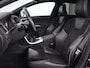Volvo V60 2.0 T4 R Design | Stoel & stuurverwarming | Adaptive cruise | Trekhaak | Bi-Xenon | Camera | Achterbankverwarming | Keyless | Navigatie | Parkeerhulp | Bluetooth | Climate control