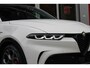 Alfa Romeo Tonale 1.5T 160PK Hybrid VELOCE | PANORAMISCH SCHUIF/KANTEL DAK | PREMIUM PACK: LEDEREN BEKLEDING/GEVENTILEERDE VOORSTOELEN/4-VOUDIG ELEKTRISCH VERSTELBARE LENDESTEUN VOORSTOELEN/HOOGGLANS ZWARTE RAAMOMLIJSTING/AMBIENT LIGHTING | TECHNOLOGY PACK: PARKEERWAARSCHUWING VOOR EN ACHTER/360° CAMERA/AUTOMATISCH INPARKEREN/ AUTONOMOUS DRIVING LEVEL 2: ADAPTIVE CRUISE CONTROL/LANE CENTERING ASSIST/TRAFFIC JAM ASSIST DODEHOEK DETECTIE AUTOMATISCH DIMMENDE BUITENSPIEGELS ELEKTRISCH BEDIENBARE ACHTERKLEP | WINTERPACK: STOELVERWARMING VOOR/STUURVERWARMING/VERWARMBARE RUITENSPROEIERS | HARMAN KARDON SOUND SYSTEM | 20" LICHTMETALEN VELGEN "GRAPHITE GREY" | DRAADLOZE TELEFOONLADER | NAVIGATIE | DRAADLOZE APPLE CARPLAY/ANDROID AUTO | FULL LED MATRIX KOPLAMPEN |