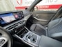BMW 3-Serie Touring 330i M Sport 18"/Adaptieve cruise/Sportstoelen/Stoelverwarming/HiFi/Sfeerverlichting/Camera/Apple Carplay & Android Auto/Elektrische klep