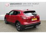 Nissan Qashqai 1.2-115pk Tekna. Erg nette, luxe en betrouwbare hoogzitter ! Autm. airco, cruise control, 360gr camera, trekhaak, privacy glass, LM wielen, panoramadak, metallic lak, elektr. verstelb. best. stoel,  telefoonvoorb., navigatie, LED verlichting etc.