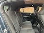 Volvo EC40 Single Motor Extended Range Plus 82 kWh | Stoel- /stuurwielverwarming | Harman Kardon | Adaptive Cruise Control | BLIS | 20 inch. lichtmetalen velgen | Dak in contrasterende kleur Black Stone | Keyless entry | Apple carplay/ Android auto
