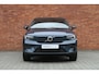 Volvo EC40 Single Motor Extended Range Plus 82 kWh | Stoel- /stuurwielverwarming | Harman Kardon | Adaptive Cruise Control | BLIS | 20 inch. lichtmetalen velgen | Dak in contrasterende kleur Black Stone | Keyless entry | Apple carplay/ Android auto