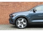 Volvo EC40 Single Motor Extended Range Plus 82 kWh | Stoel- /stuurwielverwarming | Harman Kardon | Adaptive Cruise Control | BLIS | 20 inch. lichtmetalen velgen | Dak in contrasterende kleur Black Stone | Keyless entry | Apple carplay/ Android auto