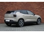 Volvo EX30 Single Motor Extended Range Ultra 69 kWh Panoramadak | Stoel- /stuurwielverwarming | Extra getint glas | Harman Kardon | Elektrische voorstoelen | Keyless entry | Elektrische achterklep | 20 inch. lichtmetalen velgen