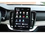 Volvo XC90 T8 Recharge AWD Ultra Dark | Panoramadak met schuif-/kantelfunctie | Elektrisch verstelbare stoelen met geheugenfunctie | 360 graden camera | Premium audio by Harman Kardon | Stoel- /stuurwielverwarming | Verwarmde achterbank | 21 inch lichtmetalen velgen | Driver assist
