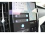 Volvo XC90 T8 Recharge AWD Ultra Dark | Panoramadak met schuif-/kantelfunctie | Elektrisch verstelbare stoelen met geheugenfunctie | 360 graden camera | Premium audio by Harman Kardon | Stoel- /stuurwielverwarming | Verwarmde achterbank | 21 inch lichtmetalen velgen | Driver assist